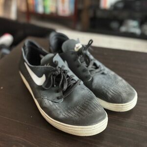 Men’s SB Lunar Oneshot skateboard shoe
